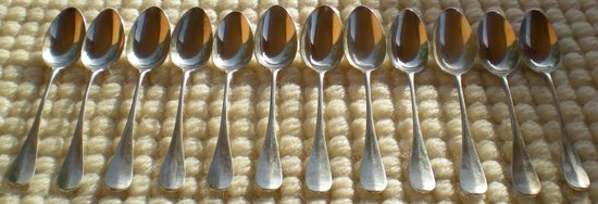 12 cucchiaini da caffè baguette / collarino con medaglione in argento sterling Orafo Hénin & Cie; Hénin & fils (rif A 0101)