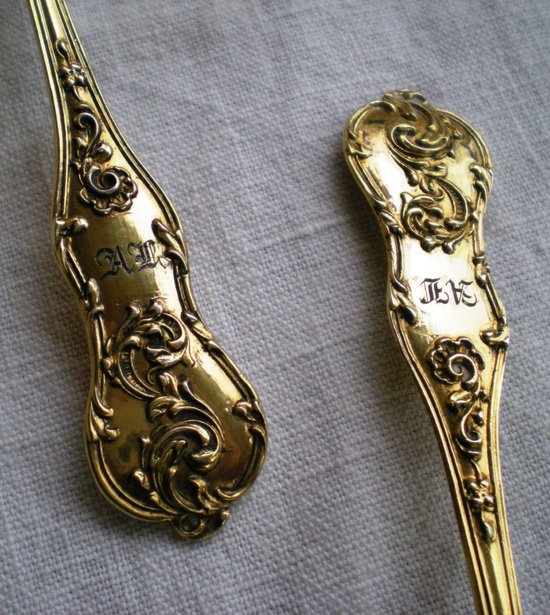 12 cuillères café/dessert en vermeil monogramme minerve Orfvèvre CH.BUZOT XIXème (réf D 0094)