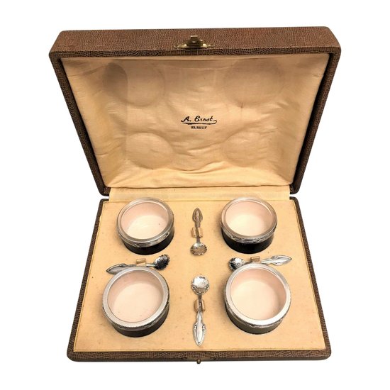 Quatre salerons porcelaine de Sèvres et argent massif minerve XIX ème siècle