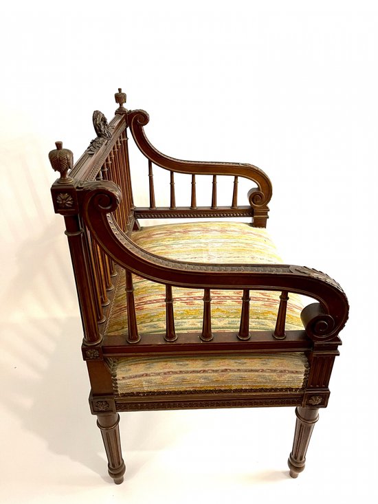 Sessel mit breiter Sitzfläche im Stil Louis XVI