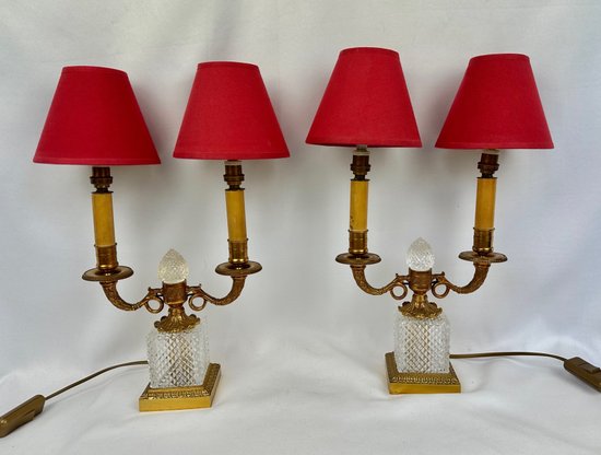 Paire de candélabres en bronze doré et cristal taillé, style Charles X
