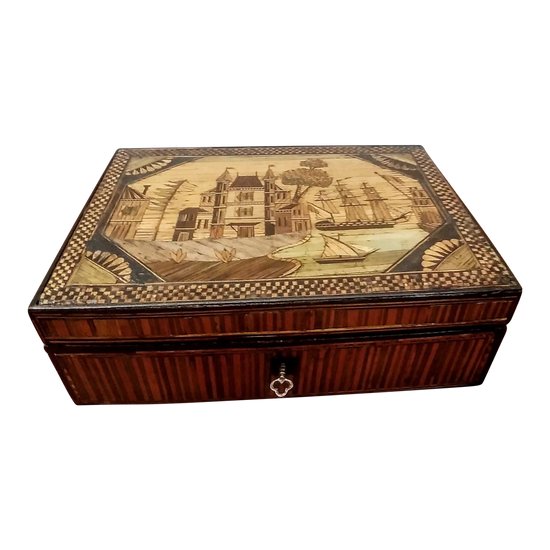 Box in straw marquetry