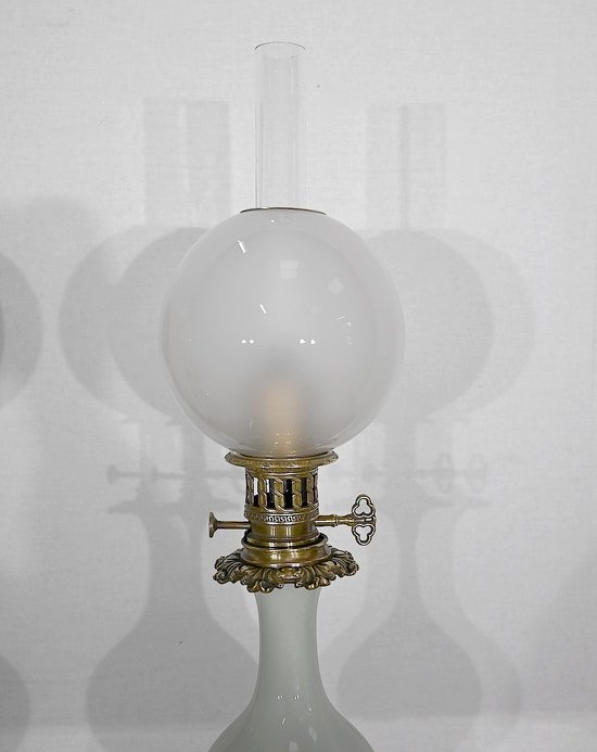 Paire de Lampes à Pétrole en Céladon et Bronze, époque Napoléon III – Milieu XIXe