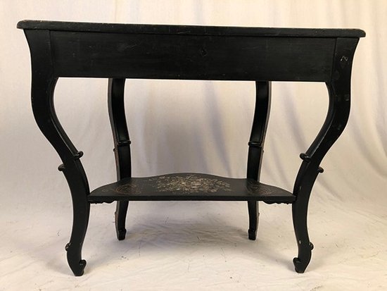 Grande console Napoléon III, bois noirci à riche décor peint et burgauté