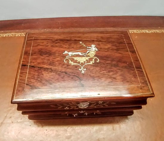 Inlaid box