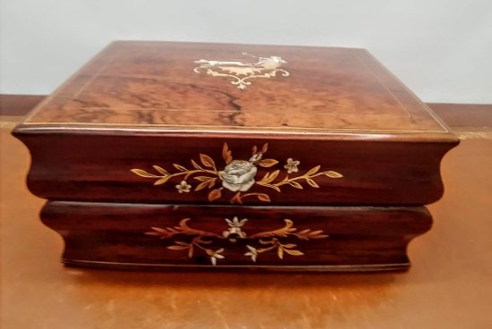 Inlaid box