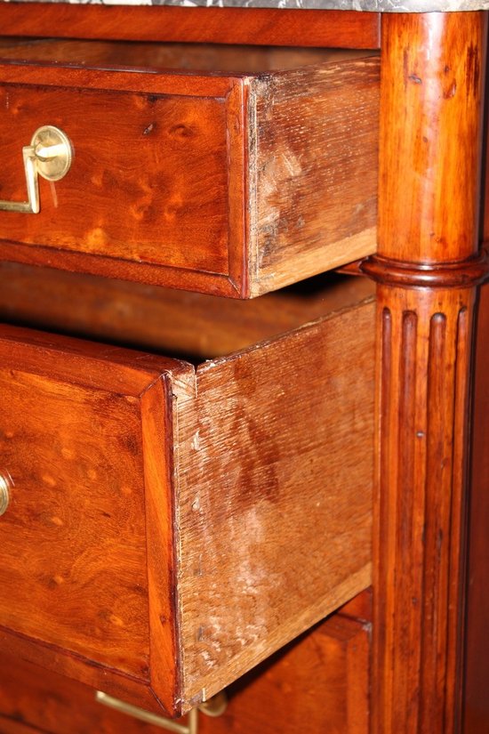 Commode fin XVIII en acajou Louis XVI