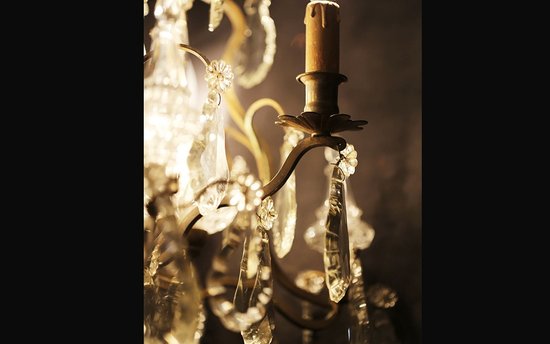 Lampadario in bronzo e pendenti in cristallo XIX secolo