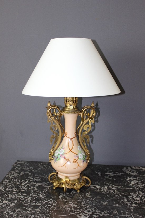 Pair of Napoleon III lamps in opaline and gilt bronze