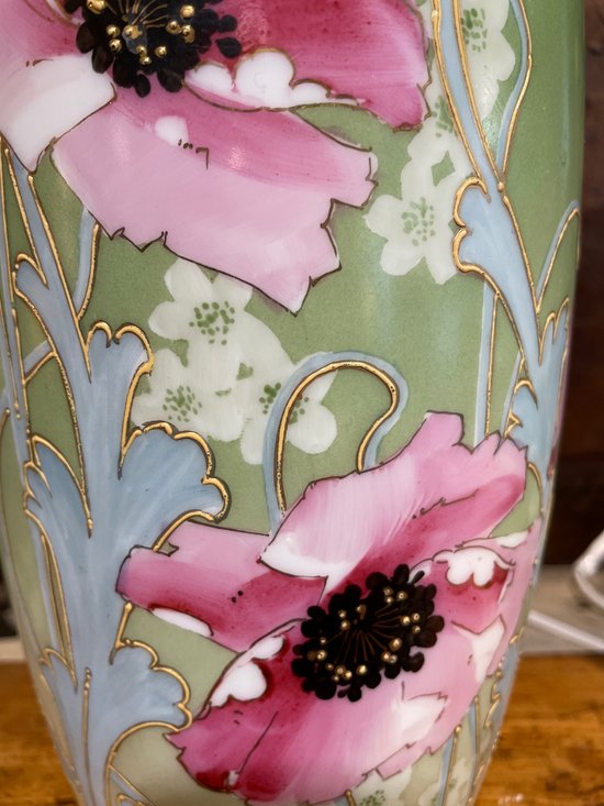 Paire de vases opaline émaillée 