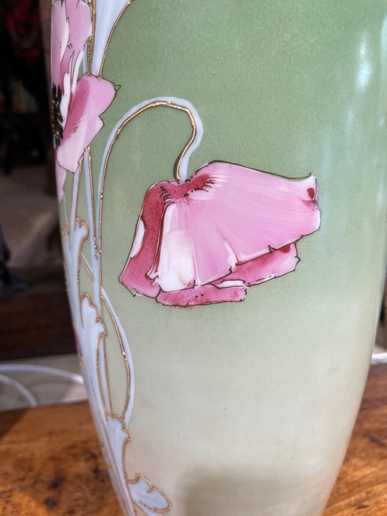 Paire de vases opaline émaillée 