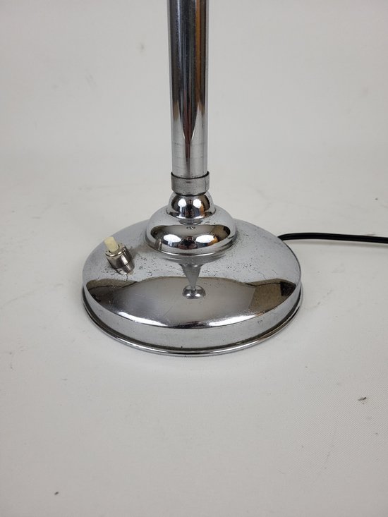 Art-Deco-Lampe aus verchromtem Metall aus den 1930er Jahren