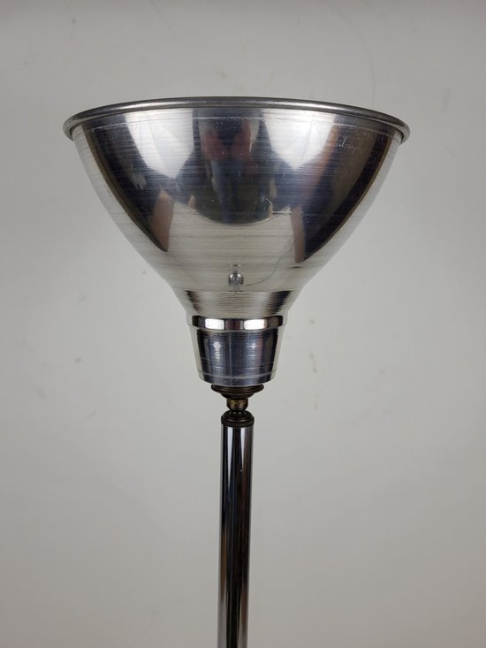 Art-Deco-Lampe aus verchromtem Metall aus den 1930er Jahren