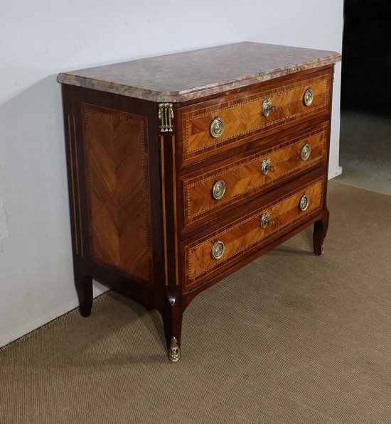 Petite Commode en Marqueterie de Bois Précieux, estampillée C-M. Magnien, époque Louis XVI – XVIIIe