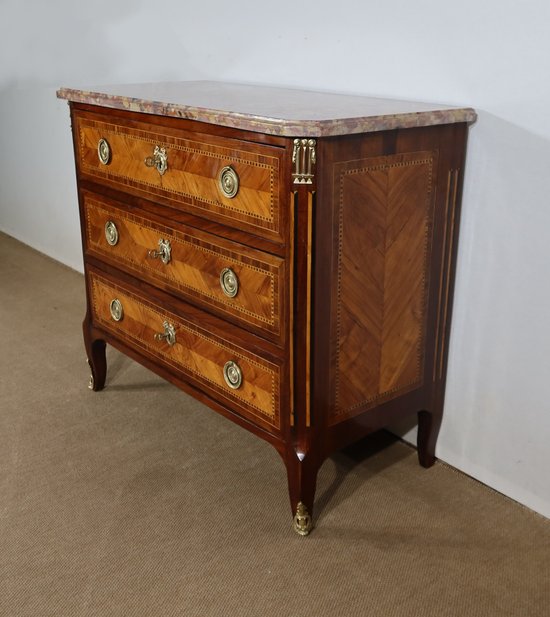 Petite Commode en Marqueterie de Bois Précieux, estampillée C-M. Magnien, époque Louis XVI – XVIIIe