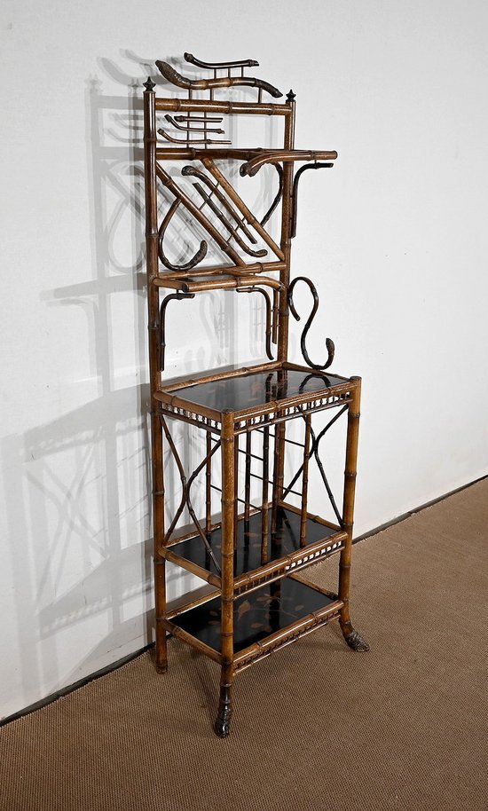 Petite étagère en Bambou et Paire de Consoles d’applique à décor asiatique – 1920