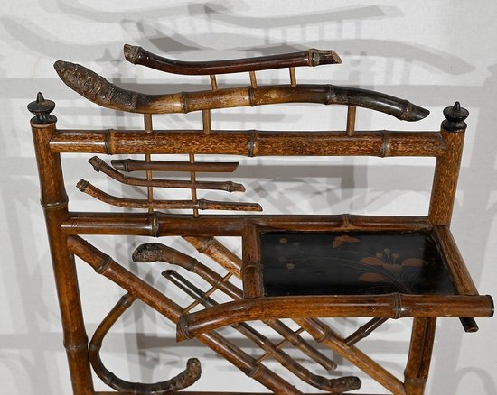 Petite étagère en Bambou et Paire de Consoles d’applique à décor asiatique – 1920