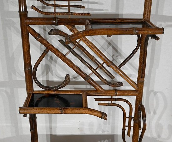 Petite étagère en Bambou et Paire de Consoles d’applique à décor asiatique – 1920
