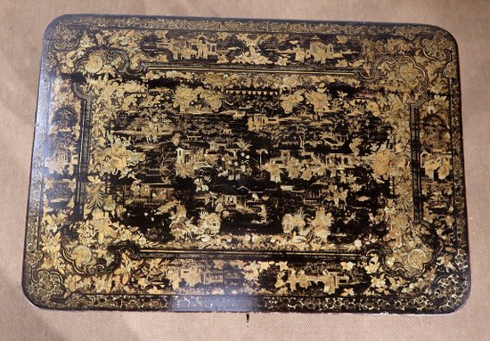 Travailleuse en bois noirci à décor asiatique, époque Napoléon III – Milieu XIXe