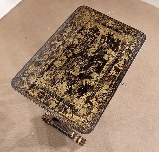 Travailleuse en bois noirci à décor asiatique, époque Napoléon III – Milieu XIXe