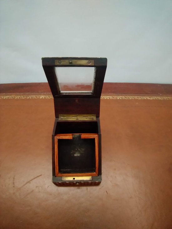watch holder