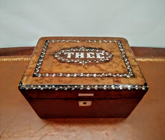 Boîte à thé, tea caddy