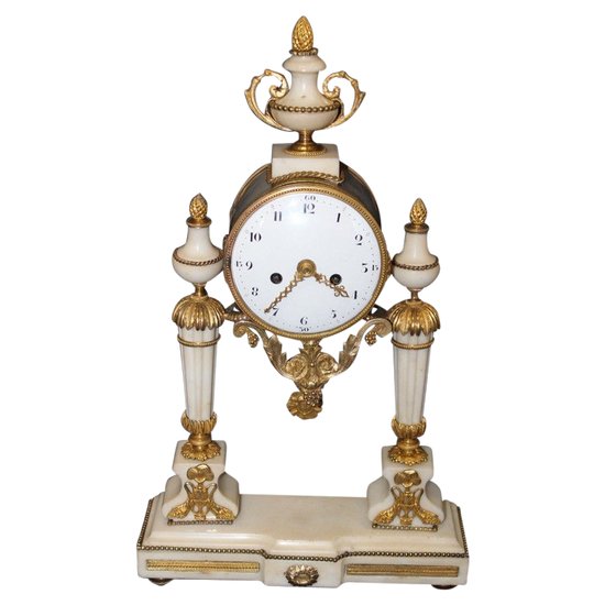 Pendule Portique Fin d'époque Louis XVI En Marbre Et Bronze Doré 