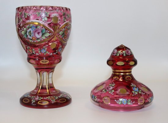 Scatola per caramelle in cristallo con decorazione dipinta 1880 ca.