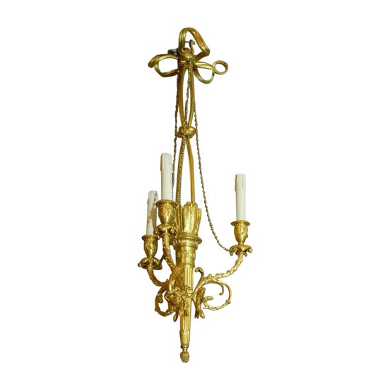 Small Louis XVI chandelier End of XIXth century Beginning of XXth century