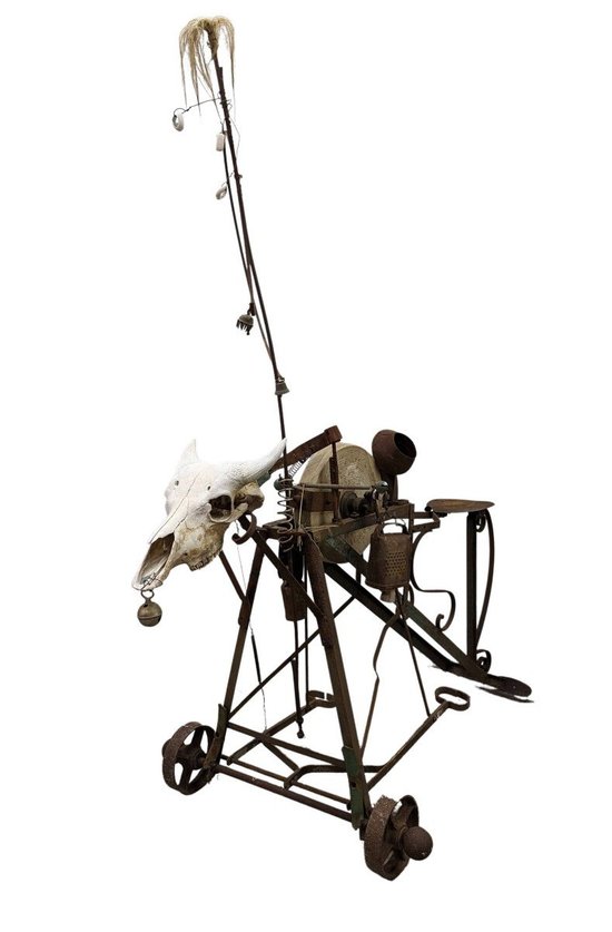 Scultura in metallo cinetica e automatizzata di Michel Haillard