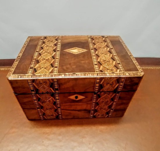 Jewelry box