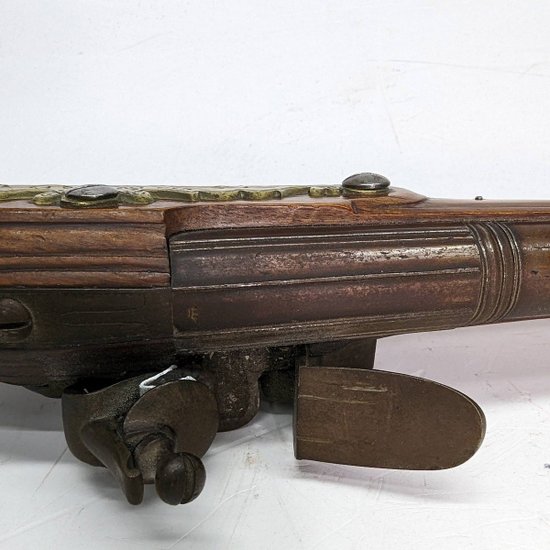 Pistola a pietra focaia da corsaro svedese del XVIII secolo