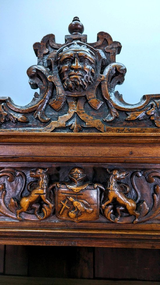 Two Shrunken Louis XIII Bodies In Walnut Ep XVIIIth