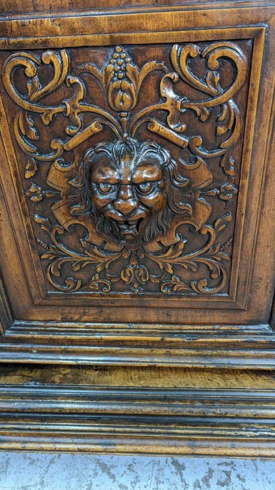 Two Shrunken Louis XIII Bodies In Walnut Ep XVIIIth