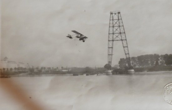 Deux Albums De Photos d'Aviation, Maryse Bastié Et Autres Aviateurs Vers 1920