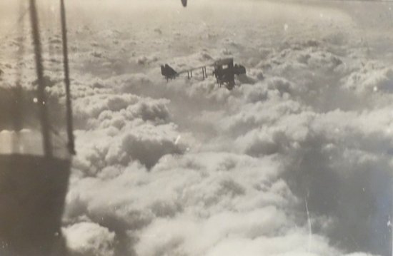 Deux Albums De Photos d'Aviation, Maryse Bastié Et Autres Aviateurs Vers 1920