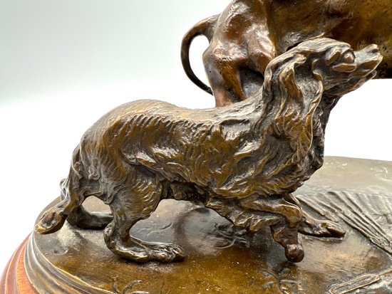 Tierbronzestatue Windhundhund und König Charles mit Fächer von Pierre-Jules Mène 19
