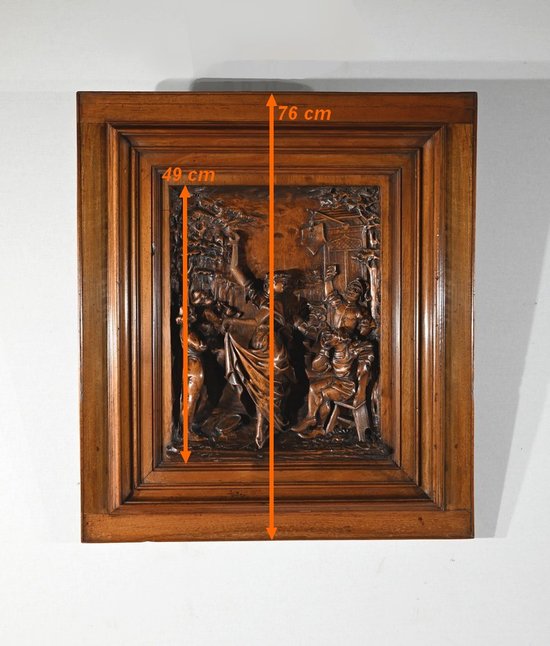 Tableau Sculpté en Noyer Massif – Fin XIXe