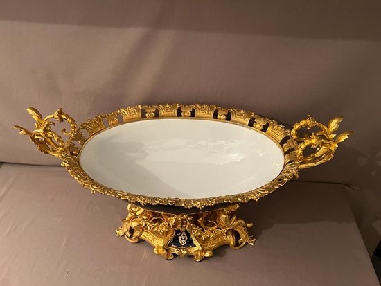 Very Important Table Centerpiece in gilt bronze and blue from Sévres XIXth Napoleon III in Louis XV style, rockery