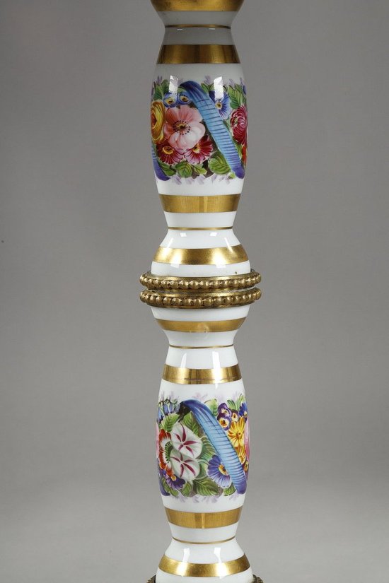Table guéridon en Porcelaine "Allégorie de la musique", XIXe siècle