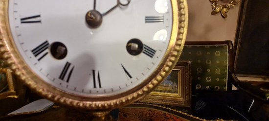 Sèvres-Porzellanuhr, vergoldete Bronzemontierung von Napoleon III
