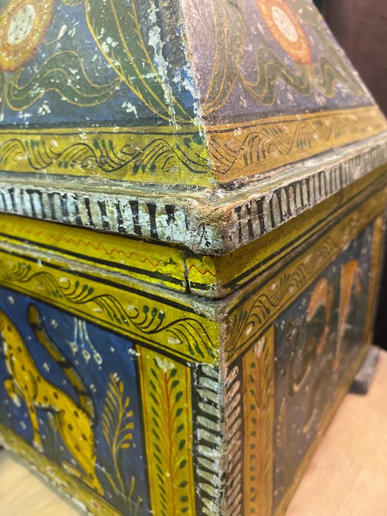 XVIIITH INDIAN WEDDING CHEST
