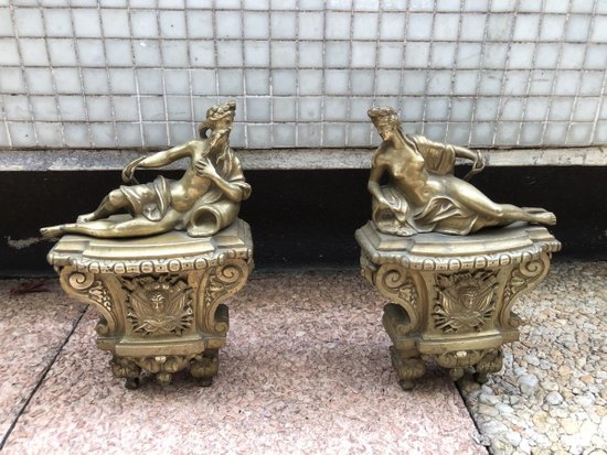 Paire de chenets ancien en bronze mat d'époque Régence 18 ème 