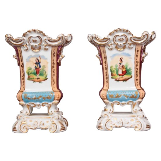 Jolis vases en porcelaine de Vieux Paris d'époque 19 ème 