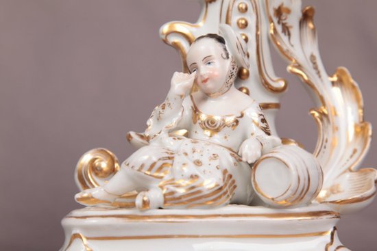 Bella coppia di candelieri in porcellana Vecchia Parigi del XIX secolo