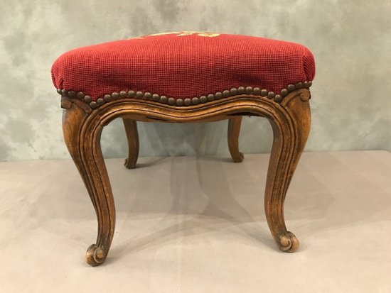 Hocker im Louis XV-Stil aus Buchenholz, bedeckt mit einem Wandteppich aus Blumen des 20. Jahrhunderts