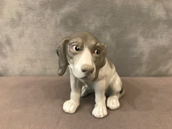 Ravissant petit chien en porcelaine de Copenhague d'époque fin 19 ème 