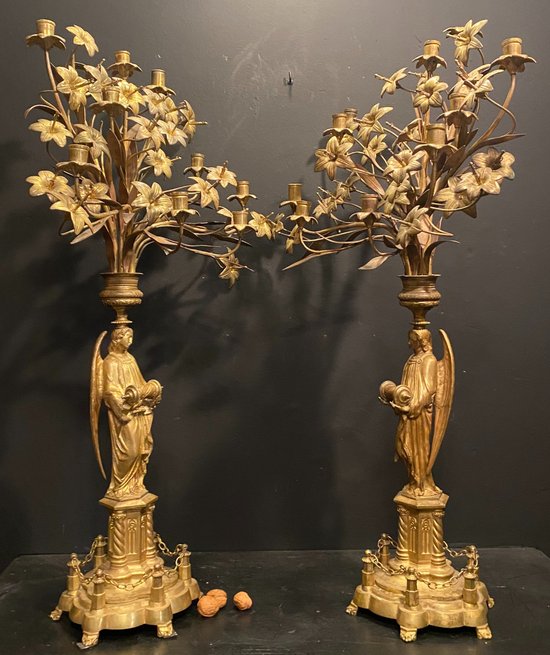 Important pair of candelabras