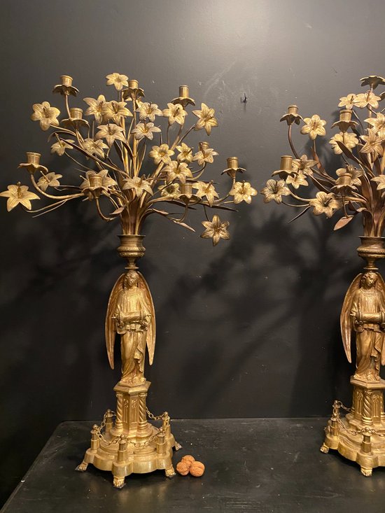 Important pair of candelabras