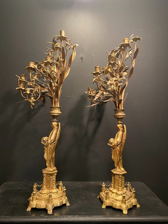 Important pair of candelabras